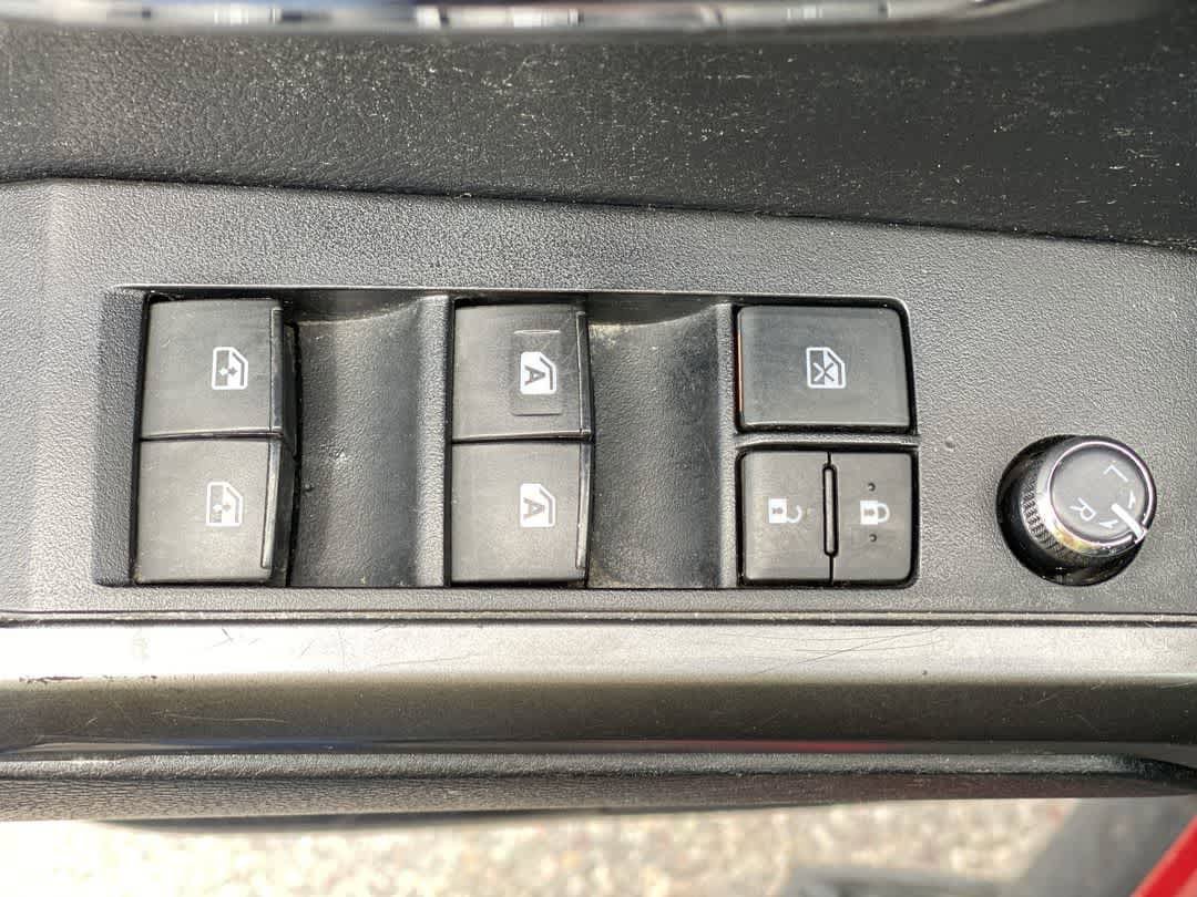 Used 2018 Toyota Tacoma TRD Off-Road AWD/4WD image 16