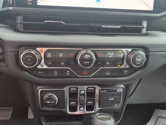 New 2025 Jeep Gladiator High Tide image 14