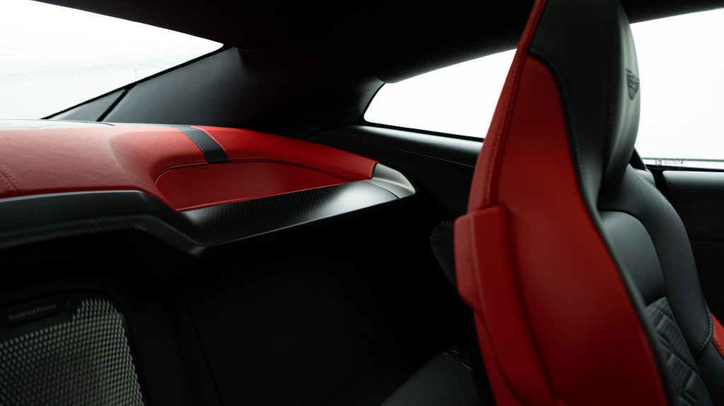 Used 2025 Aston Martin Vanquish RWD image 43