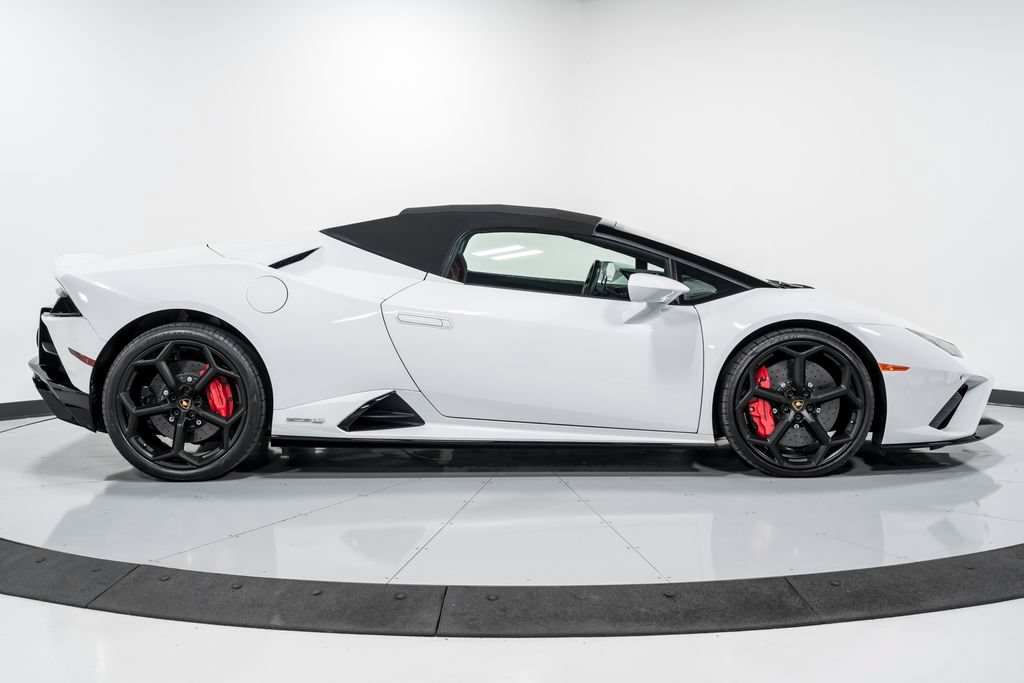 Used 2023 Lamborghini Huracan EVO RWD image 38