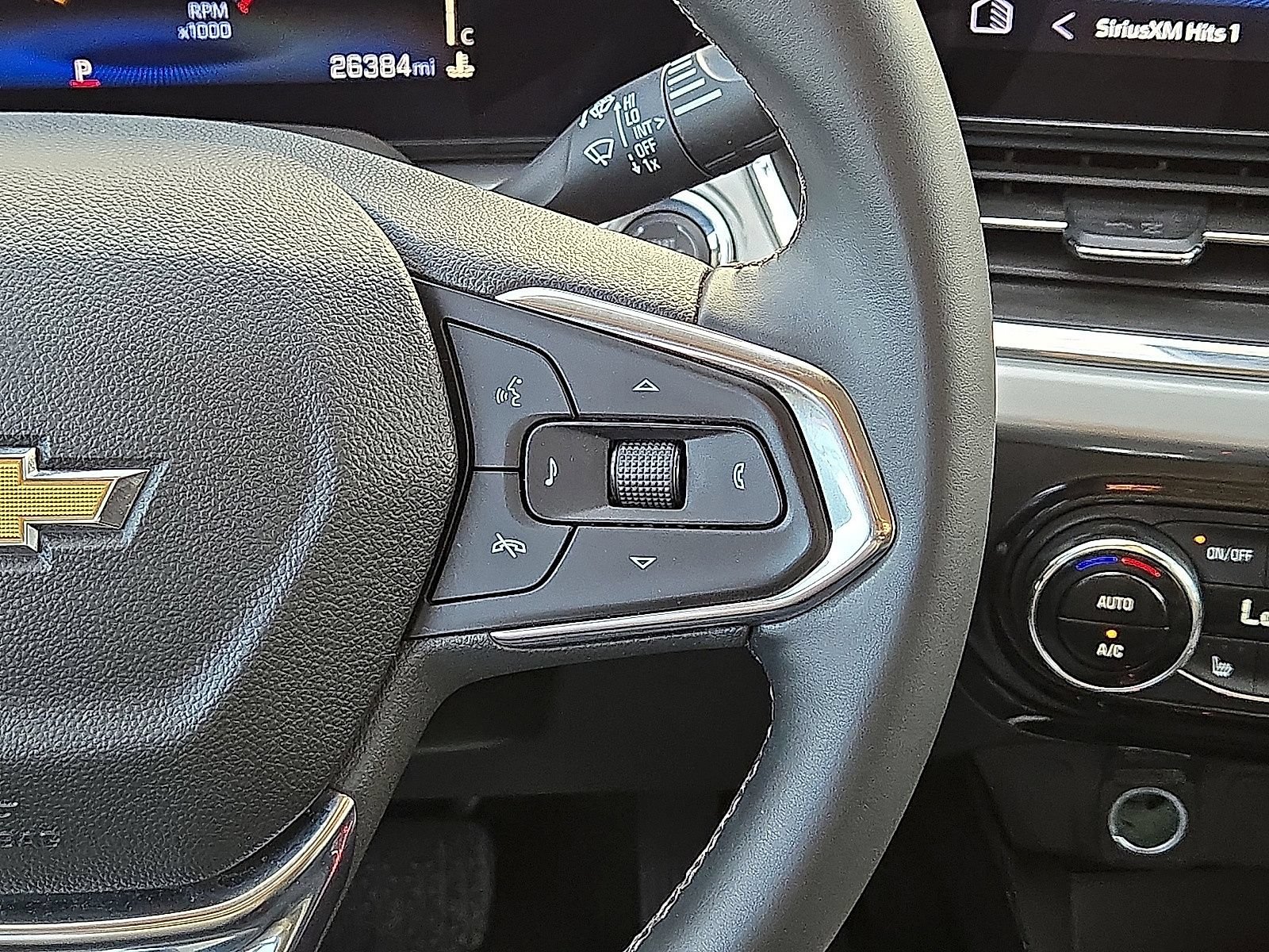 Used 2025 Chevrolet Trax LT w/ LT Convenience Package FWD image 20