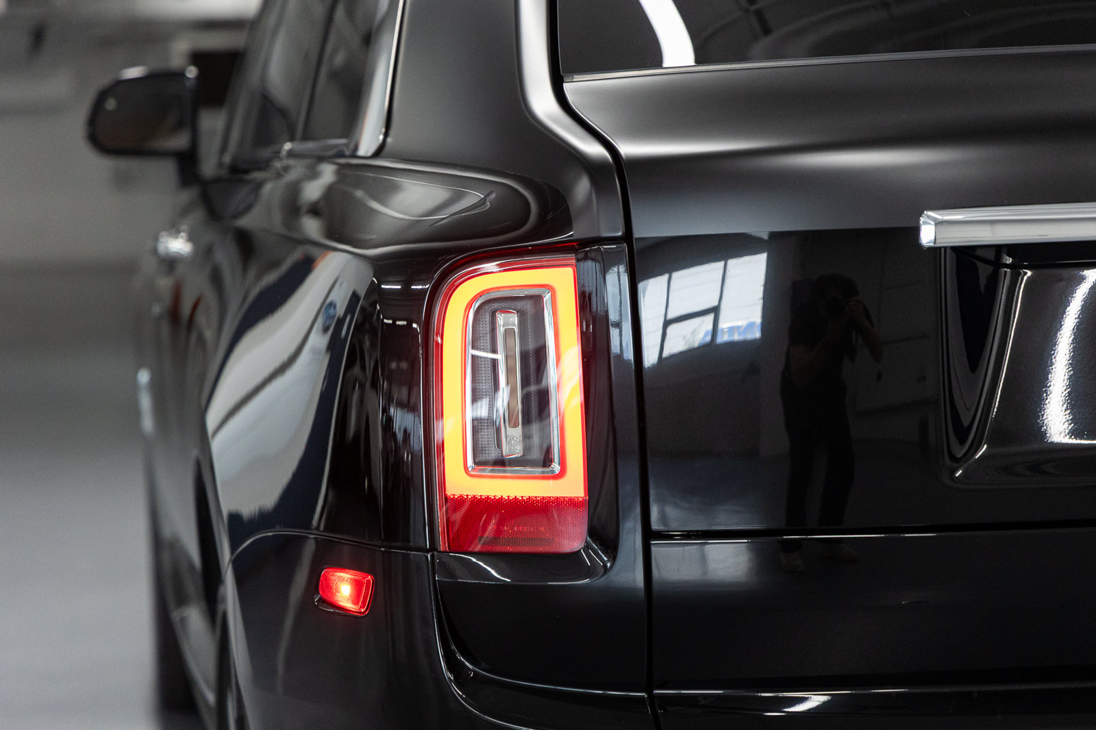 Certified 2024 Rolls-Royce Cullinan AWD/4WD image 22