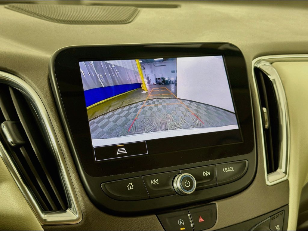 Used 2024 Chevrolet Malibu LT FWD image 14