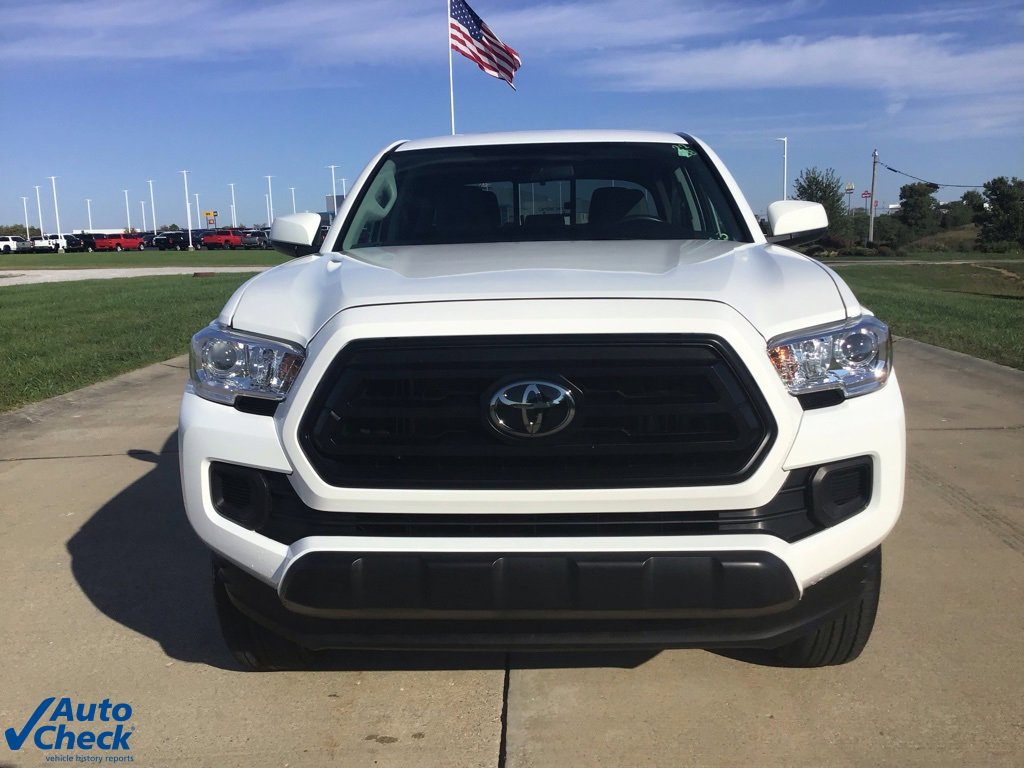 Used 2022 Toyota Tacoma SR image 10