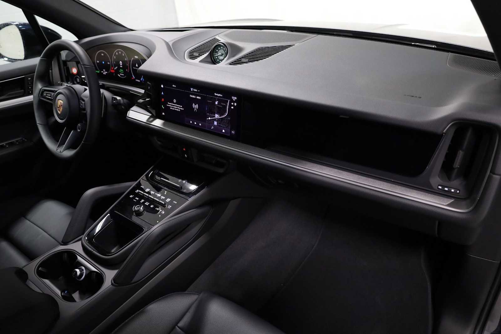 New 2026 Porsche Cayenne E-Hybrid AWD/4WD image 6