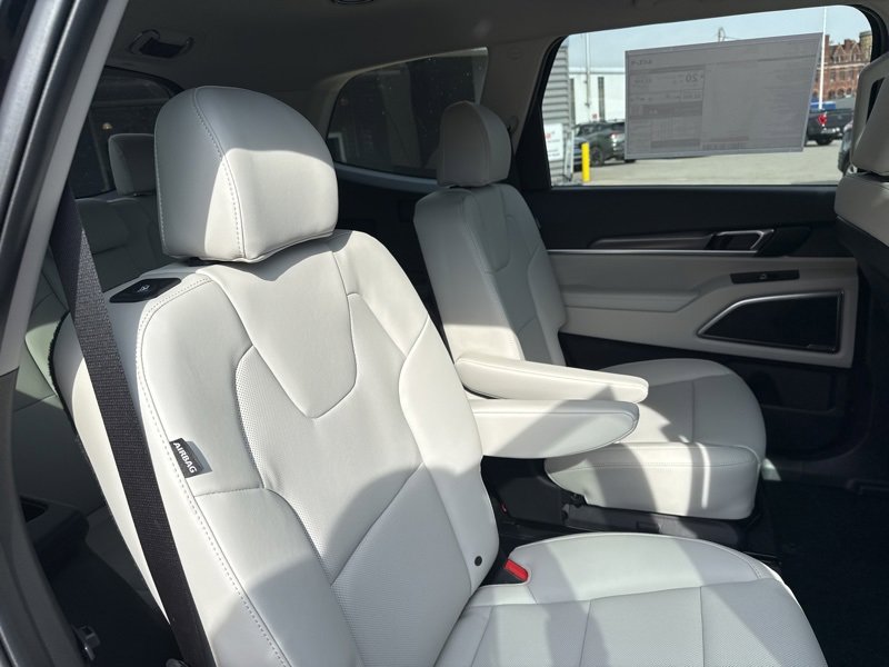New 2025 Kia Telluride S image 15