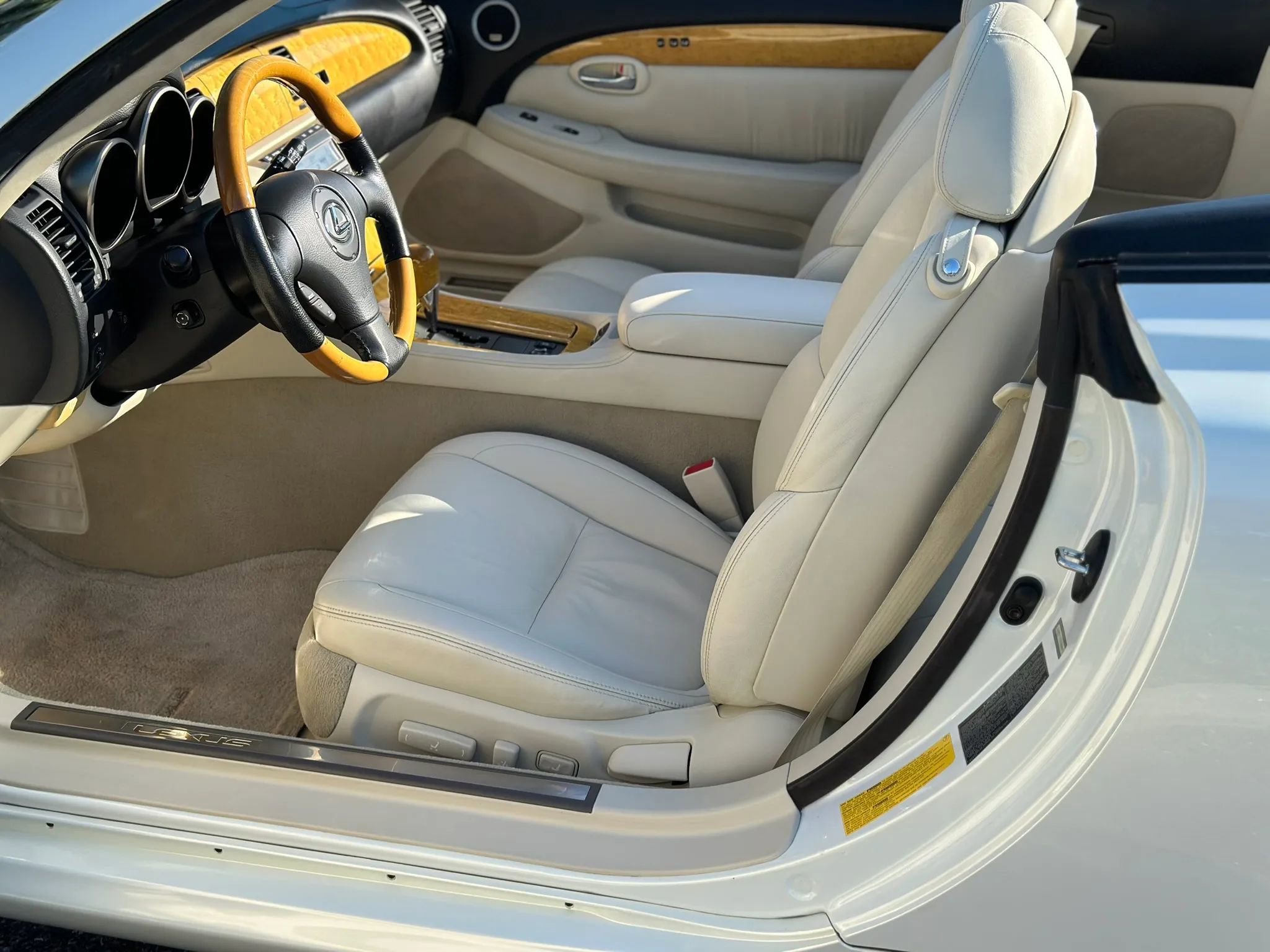 Used 2003 Lexus SC 430 Convertible RWD image 16