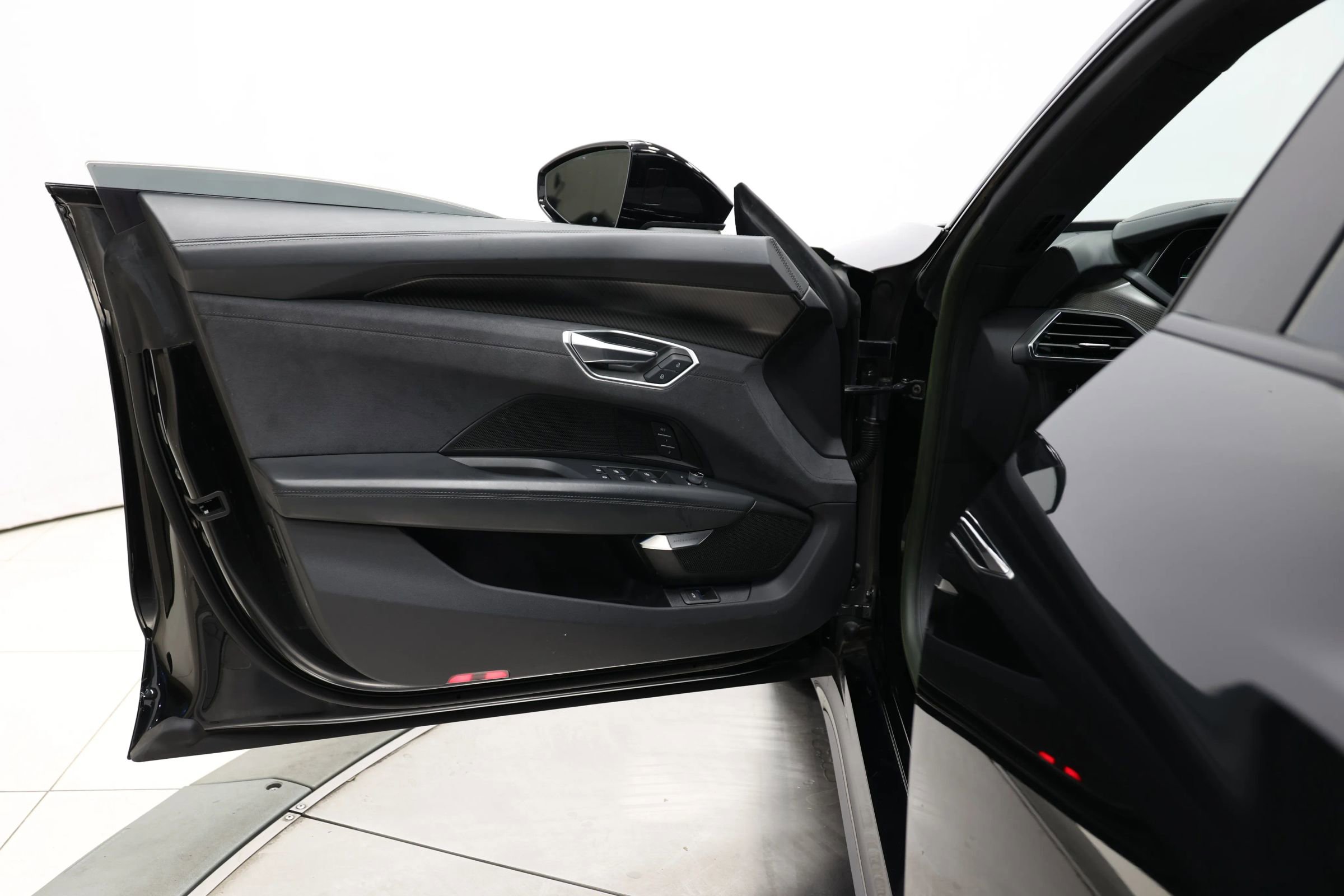 Used 2022 Audi RS e-tron GT w/ Carbon Performance Package image 11