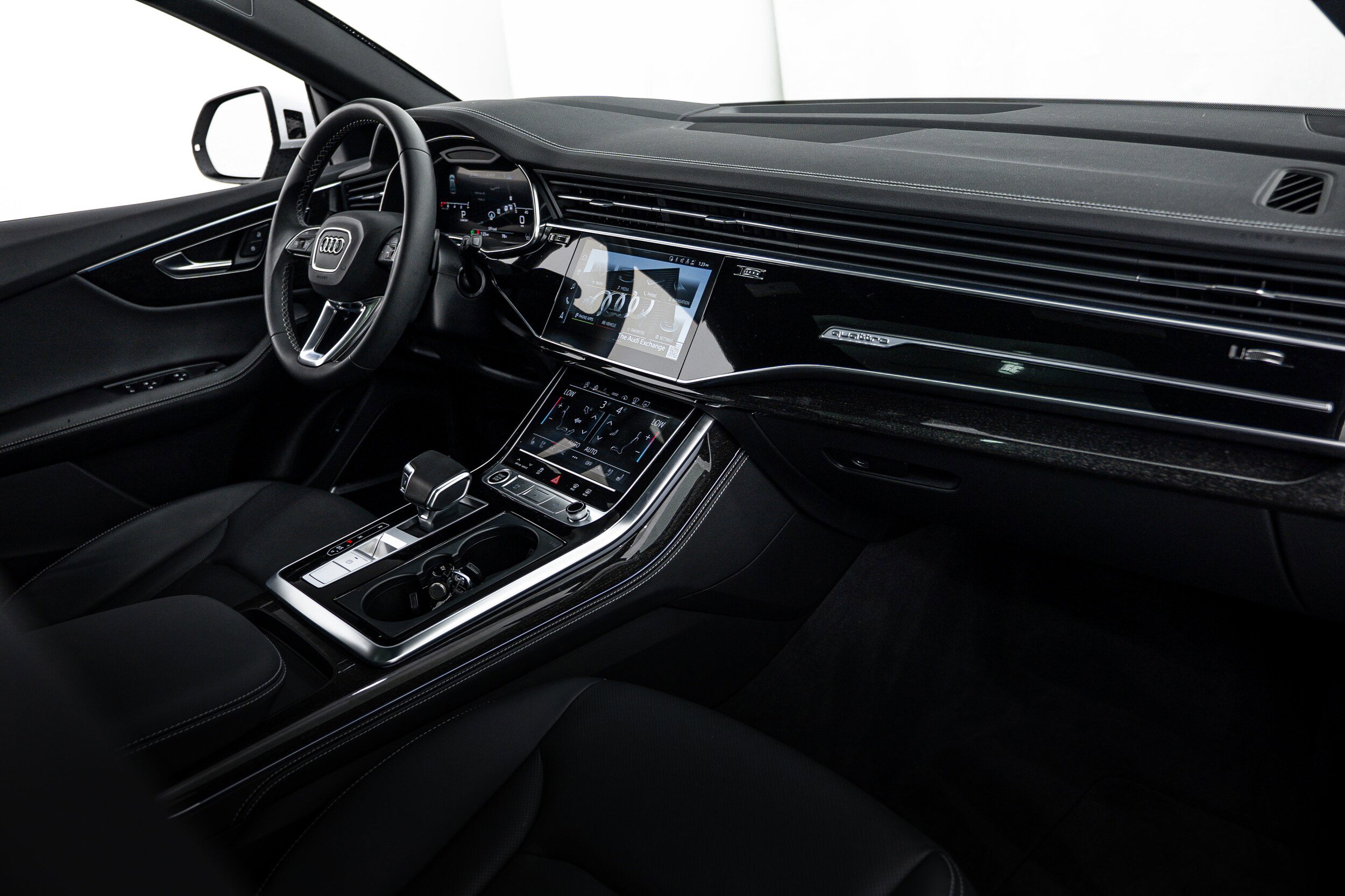 Certified 2023 Audi Q8 Prestige AWD/4WD image 8