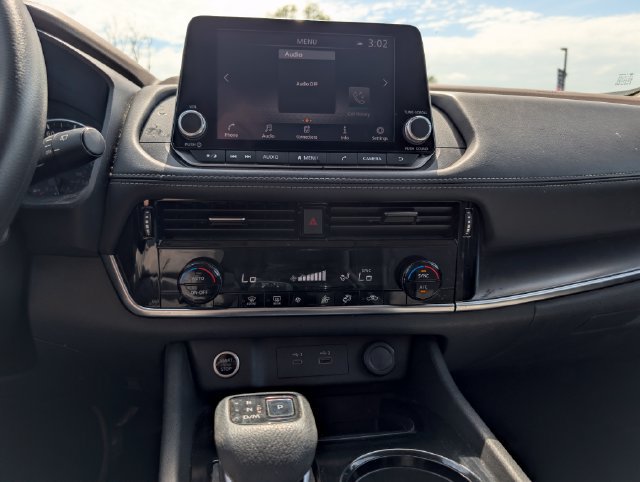 Used 2021 Nissan Rogue SV AWD/4WD image 18