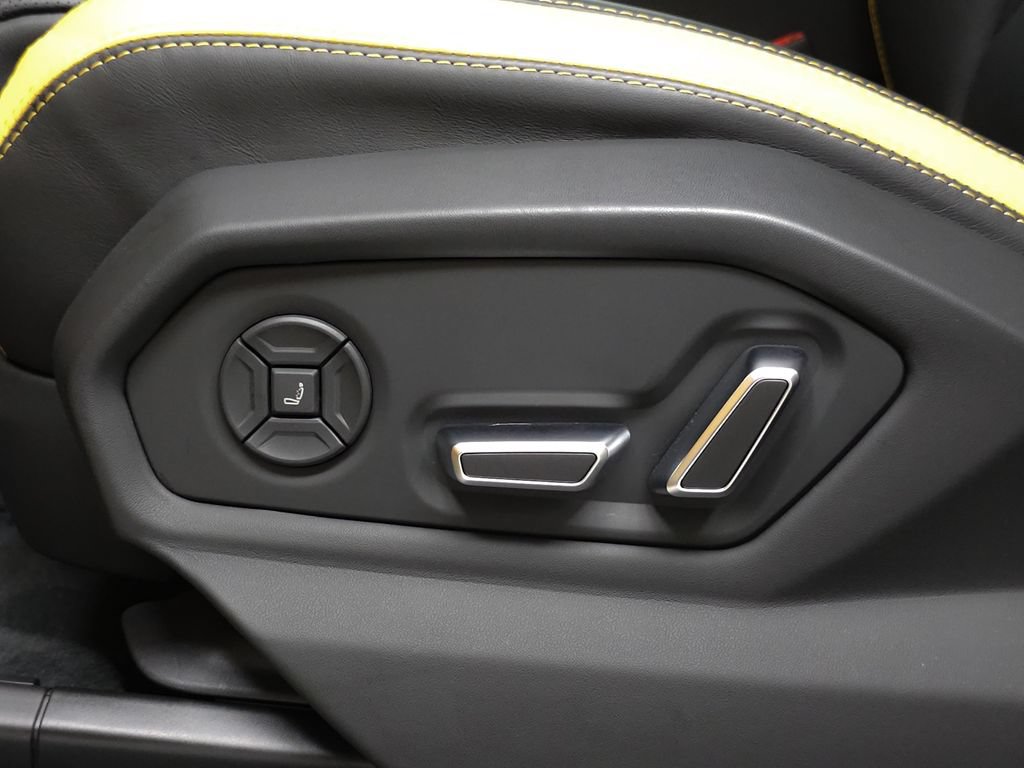 Used 2024 Lamborghini Urus S AWD/4WD image 9