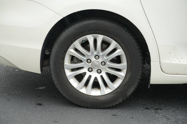 Used 2015 Toyota Sienna XLE w/ XLE Navigation Package FWD image 10