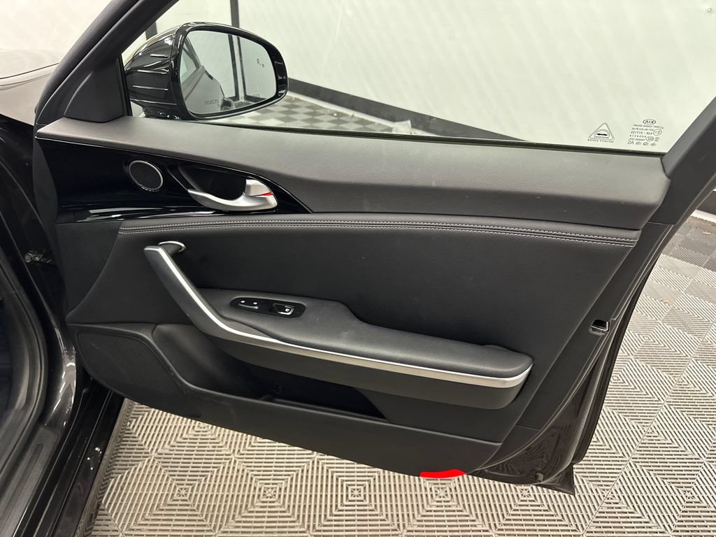 Used 2022 Kia Stinger GT-Line AWD/4WD image 15