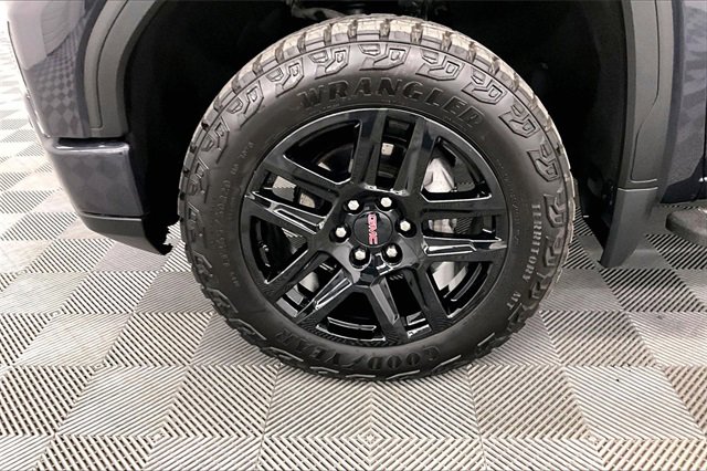 Used 2022 GMC Sierra 1500 AT4 image 9