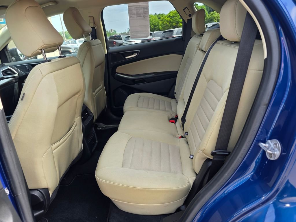 Used 2023 Ford Edge SE AWD/4WD image 11