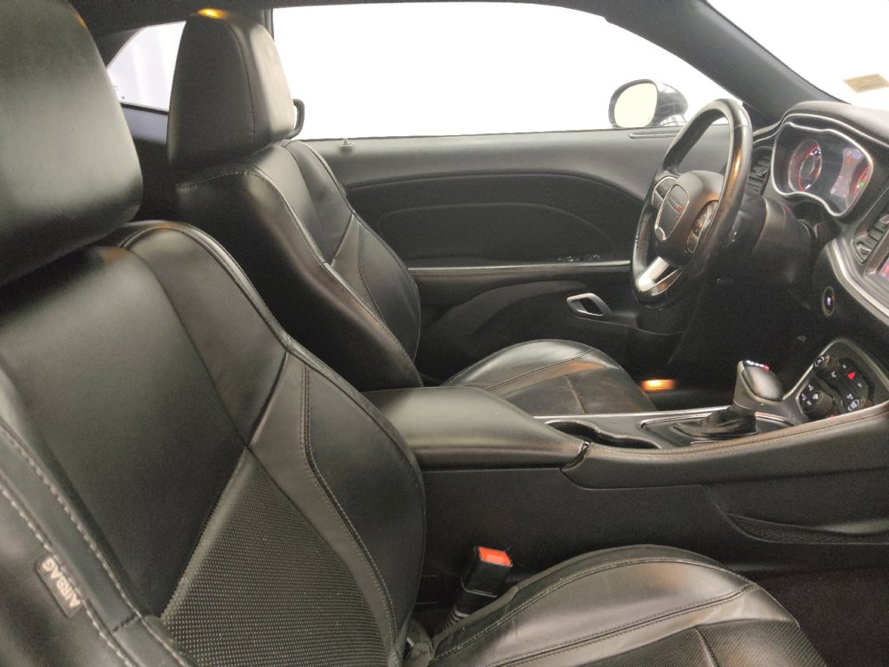 Used 2015 Dodge Challenger SXT Plus image 21