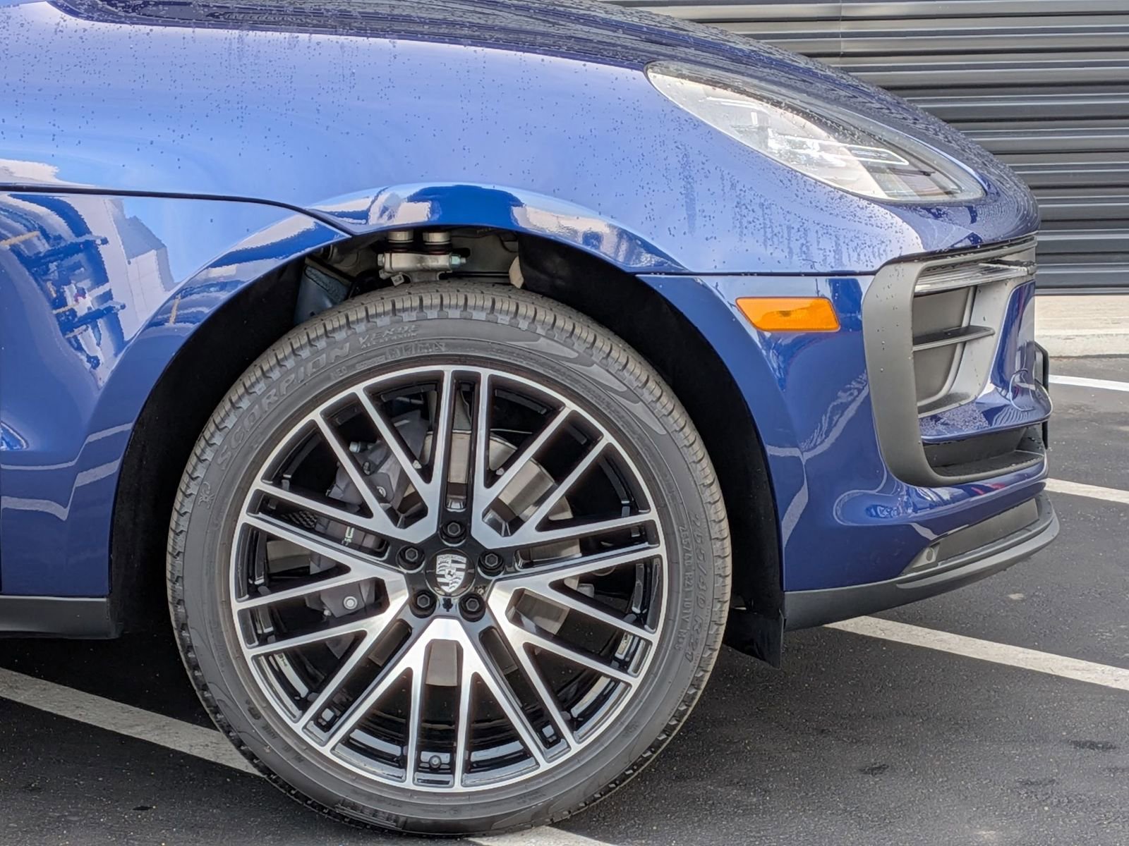 Certified 2025 Porsche Macan image 11