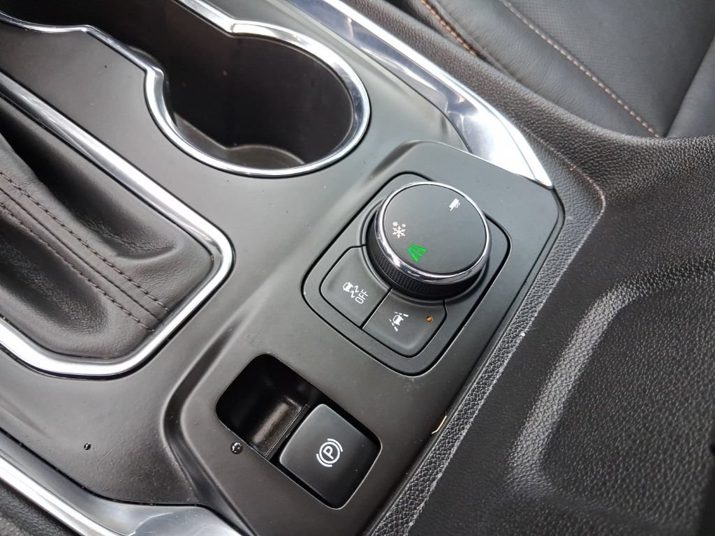 Used 2018 Chevrolet Traverse Premier w/ Redline Edition FWD image 23