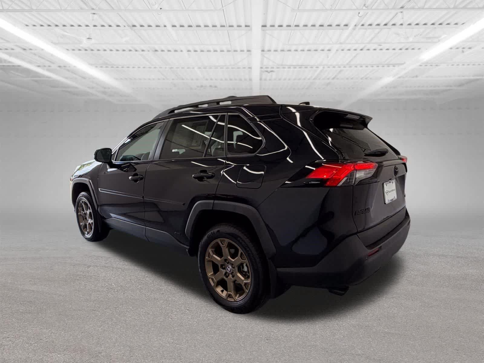 Used 2023 Toyota RAV4 AWD Hybrid image 3