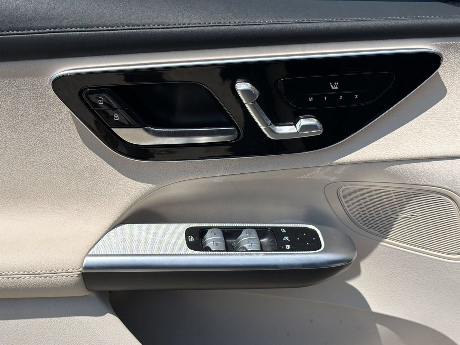Used 2024 Mercedes-Benz GLC 300 4MATIC image 14