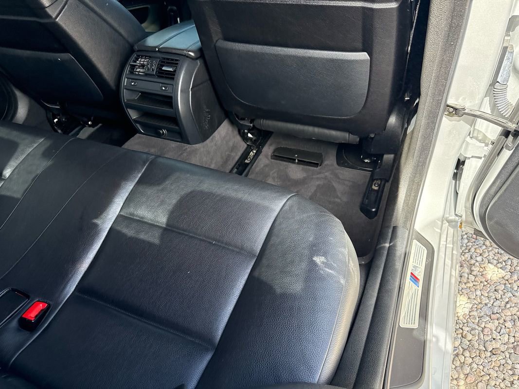 Used 2012 BMW 550i xDrive Sedan image 22