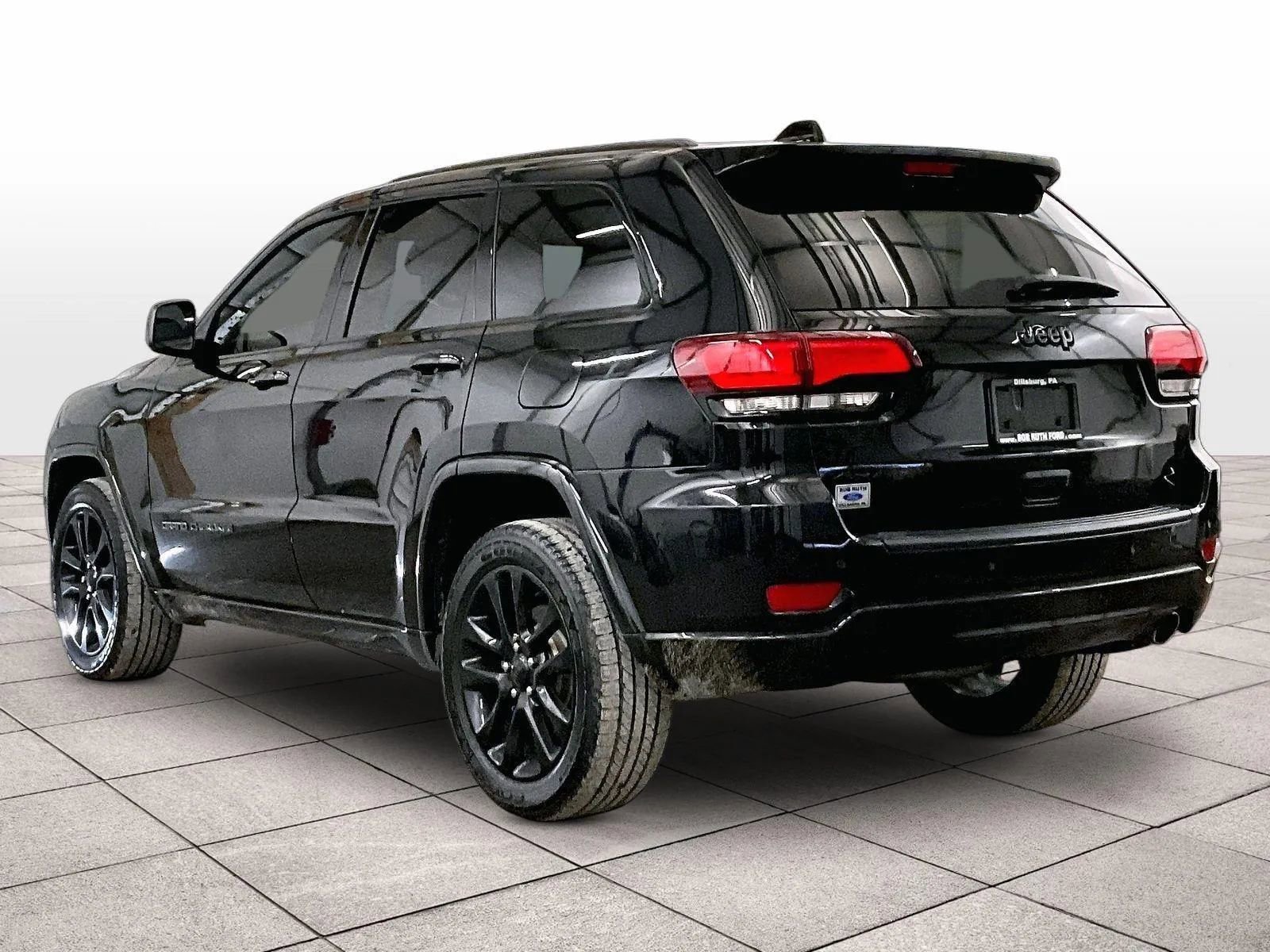 Used 2020 Jeep Grand Cherokee Altitude image 10
