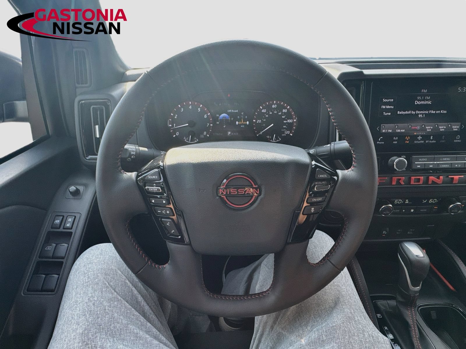 Used 2025 Nissan Frontier Pro-X RWD image 14