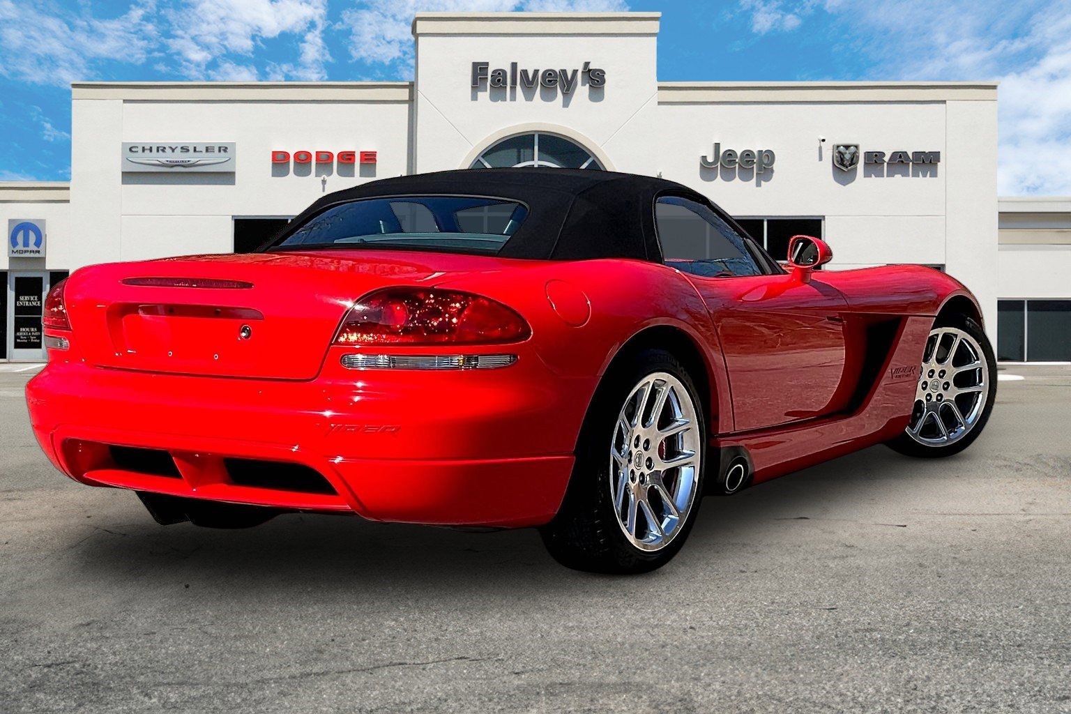 Used 2003 Dodge Viper SRT-10 image 2