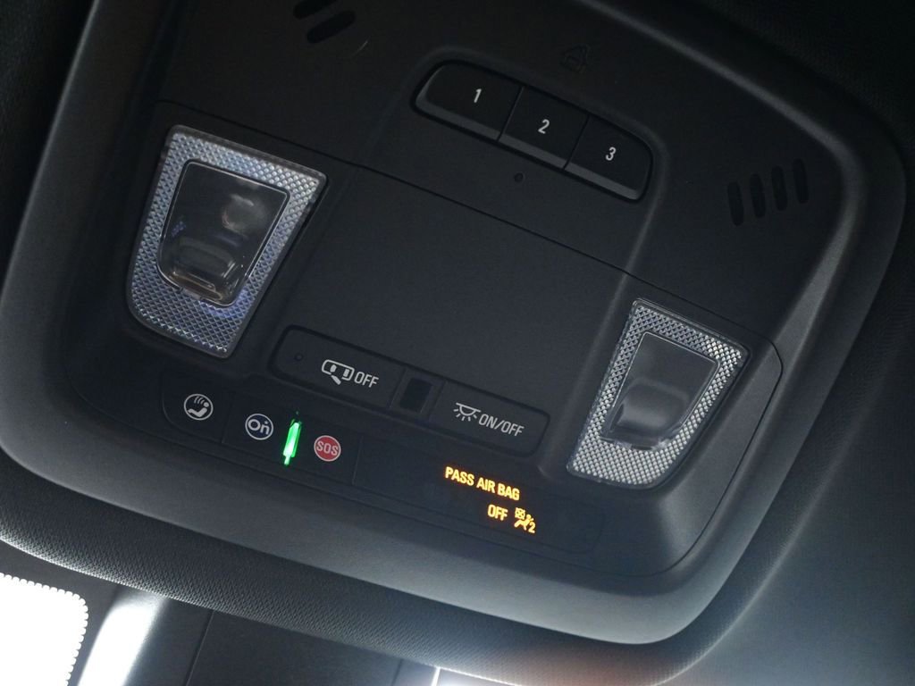 Used 2023 Chevrolet Traverse RS image 26