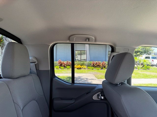 Used 2020 Nissan Frontier SV w/ Midnight Edition Floor Mats RWD image 14