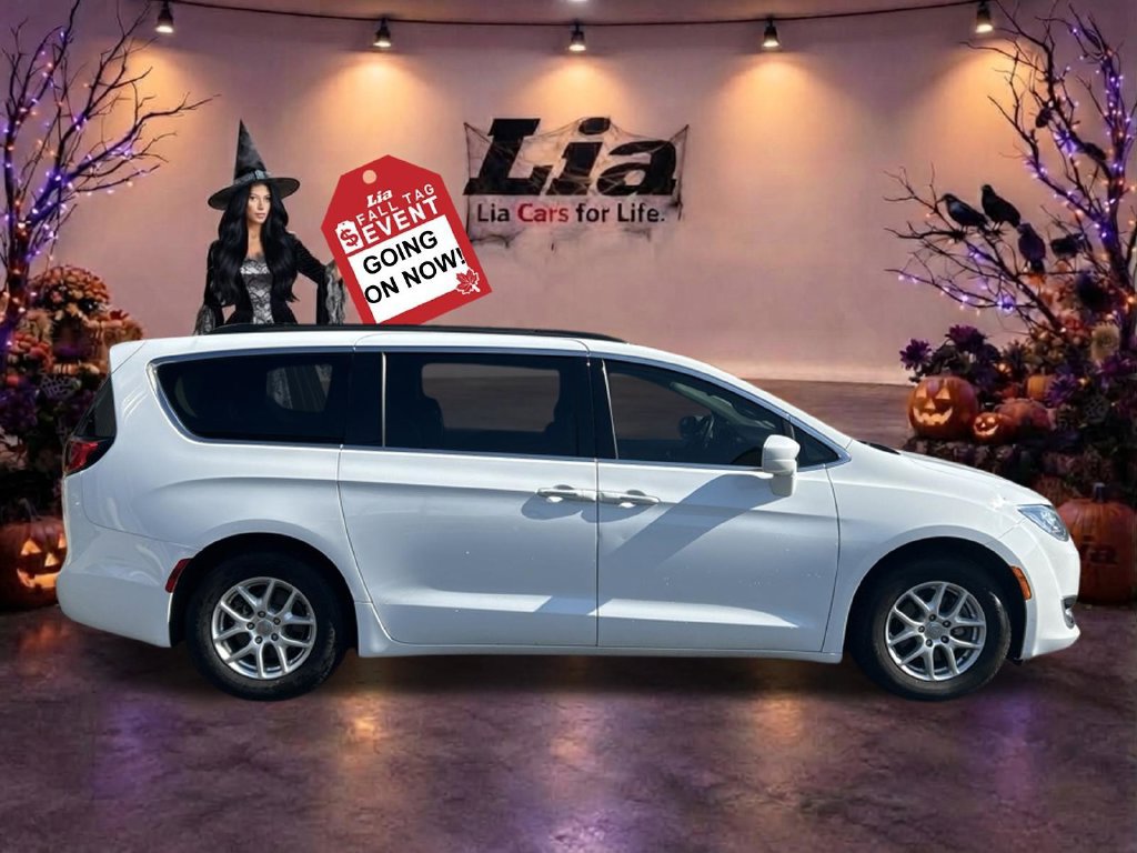 Certified 2020 Chrysler Pacifica Touring FWD image 2