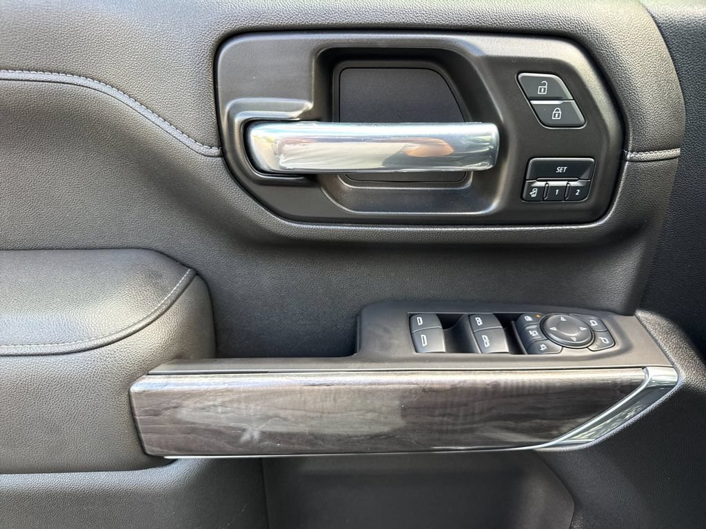 Used 2021 Chevrolet Silverado 2500 LTZ w/ LTZ Convenience Package AWD/4WD image 12