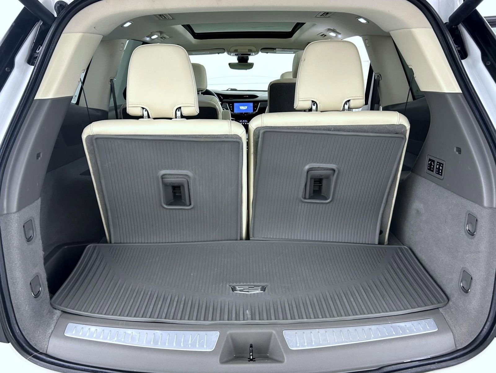 Used 2021 Cadillac XT6 Premium Luxury image 33