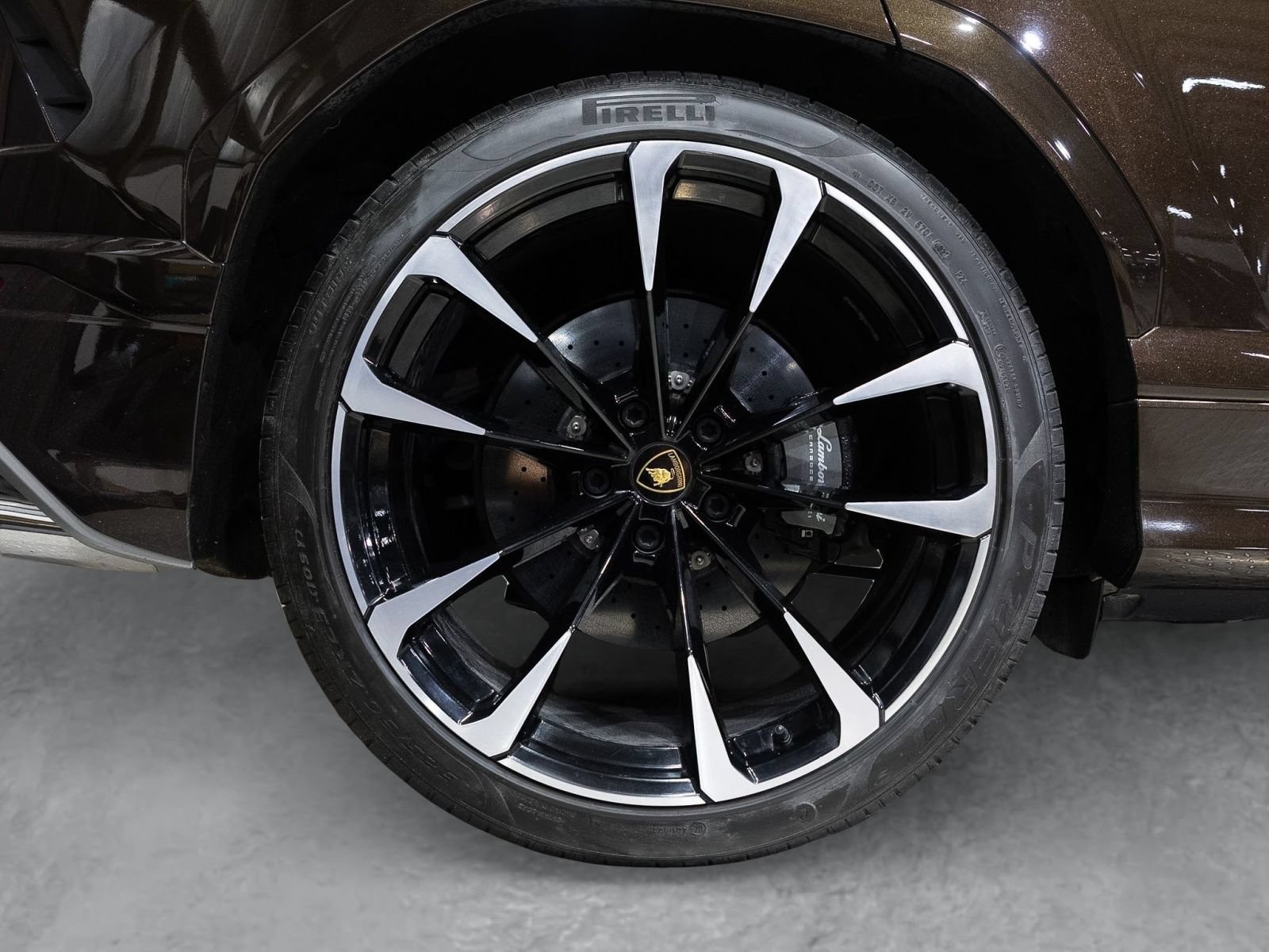 Used 2021 Lamborghini Urus AWD/4WD image 13