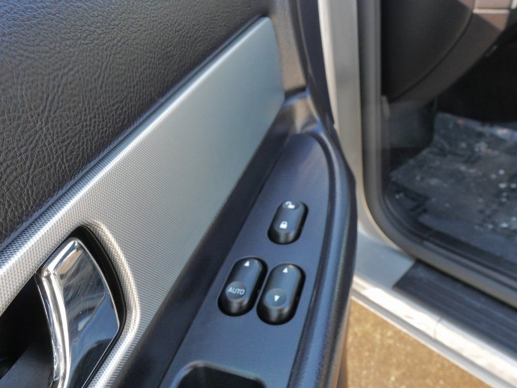 Used 2005 Ford Thunderbird image 11