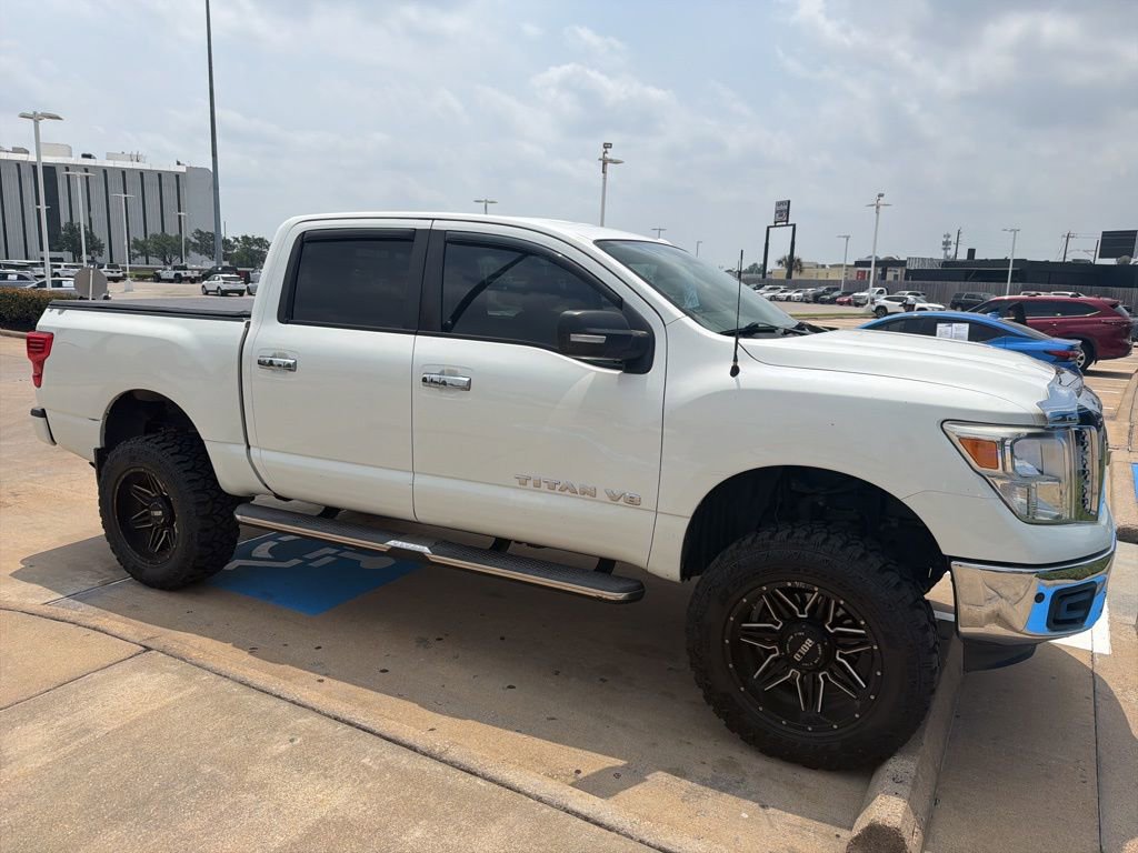 Used 2018 Nissan Titan SV w/ SV Convenience Package AWD/4WD image 5