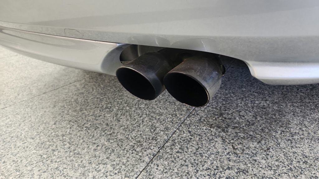 Used 2010 Jaguar XKR R RWD image 36