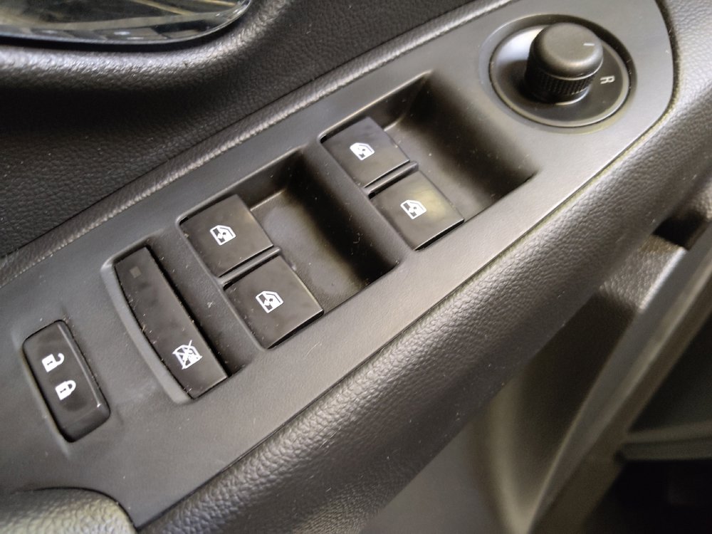 Used 2018 Chevrolet Trax LT w/ LT Convenience Package image 27