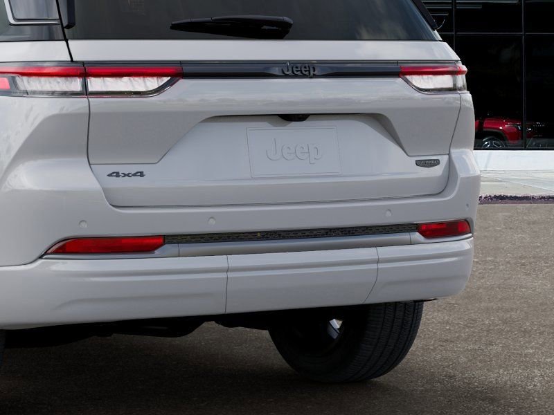 New 2026 Jeep Grand Cherokee Summit image 13