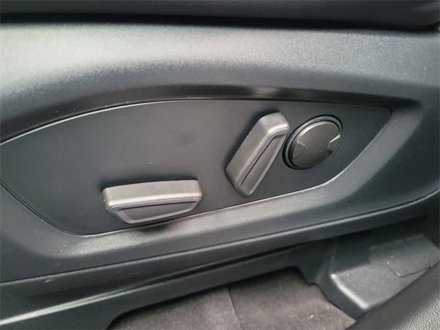 Used 2023 Ford Explorer XLT w/ Equipment Group 202A image 11