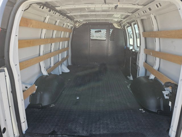 Used 2023 GMC Savana 2500 w/ Driver Convenience Package image 8
