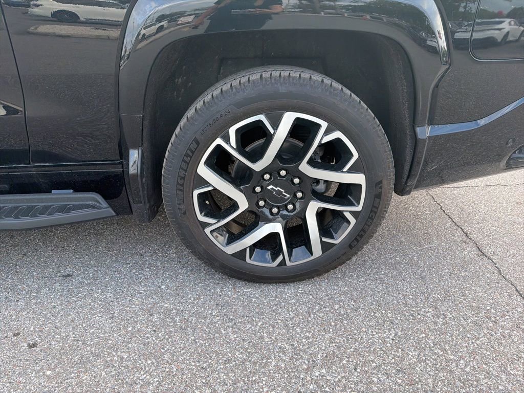 Used 2024 Chevrolet Silverado EV RST image 9