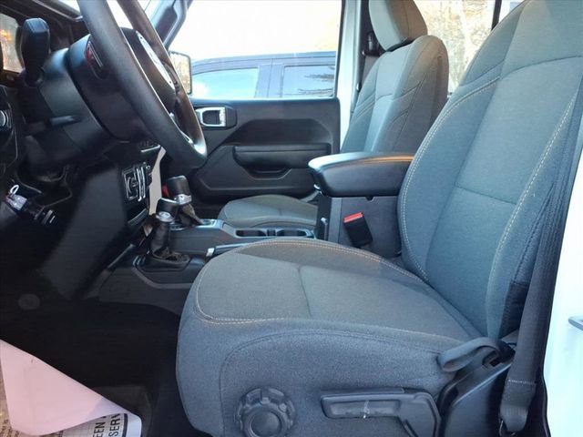 Used 2025 Jeep Gladiator Sport image 8