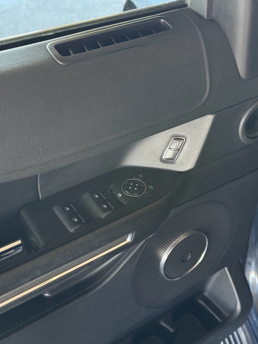 Used 2018 Ford Expedition Max XLT image 9