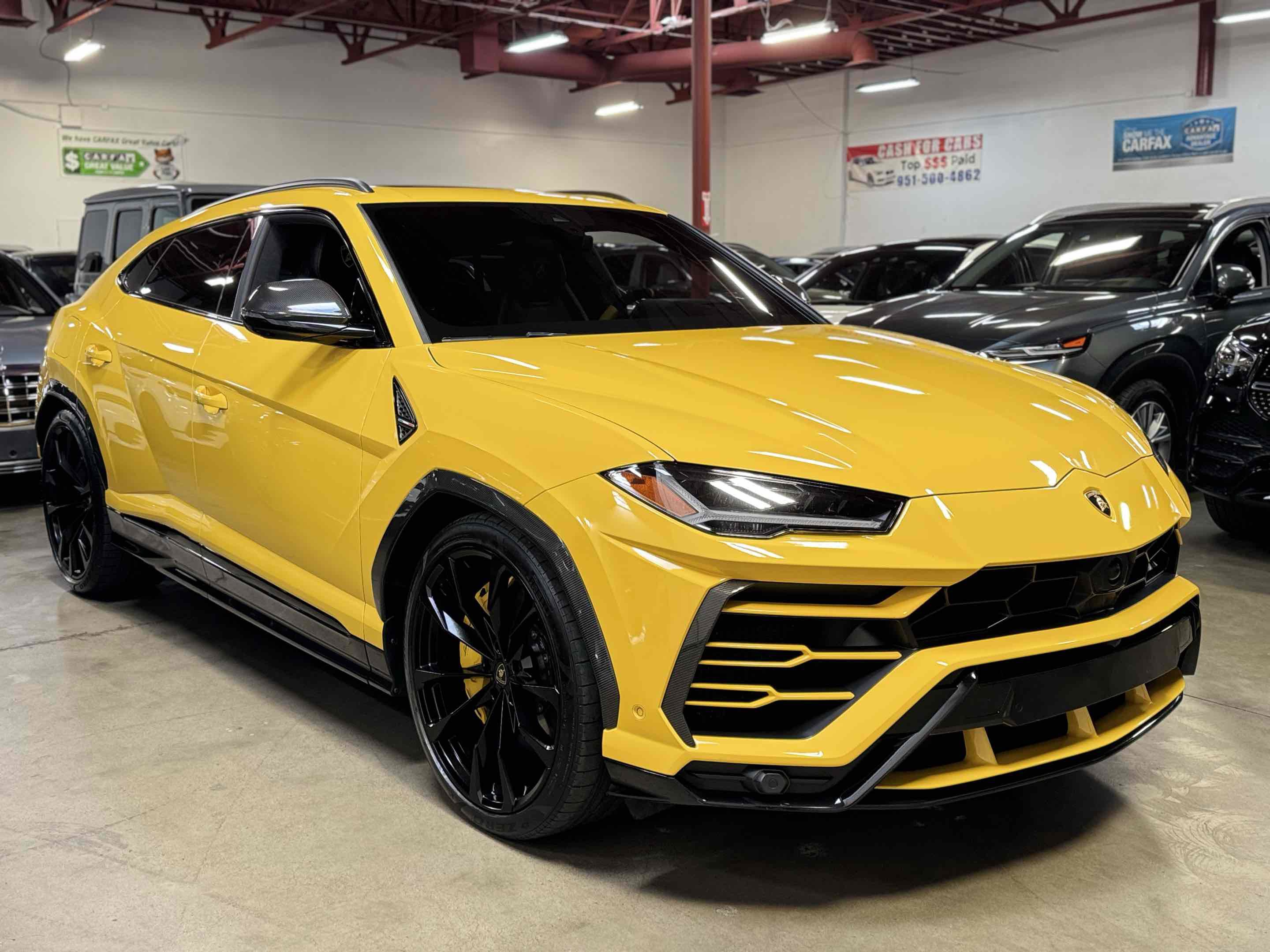 Used 2021 Lamborghini Urus image 22
