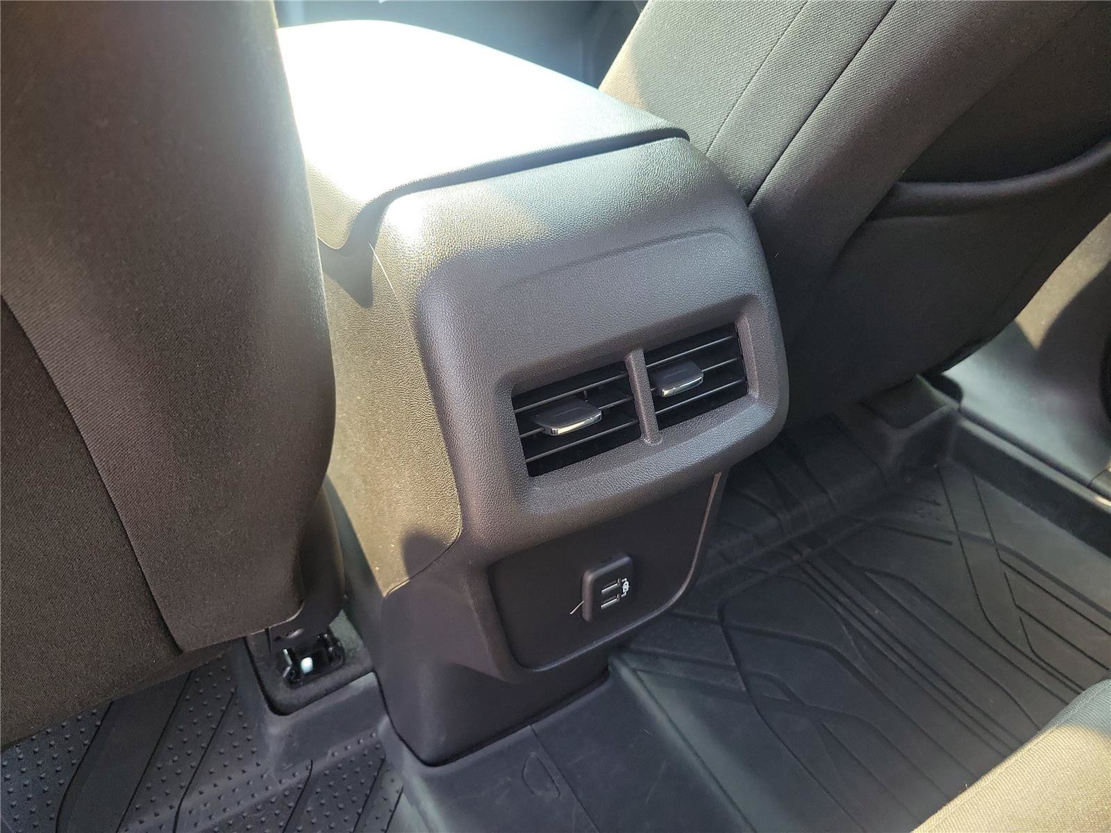 Used 2024 Chevrolet Equinox LT w/ LPO, Floor Liner Package FWD image 11