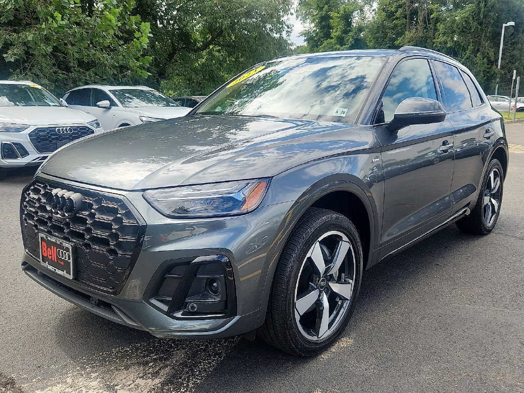 Used 2023 Audi Q5 2.0T Premium Plus w/ Premium Plus Package AWD/4WD image 9