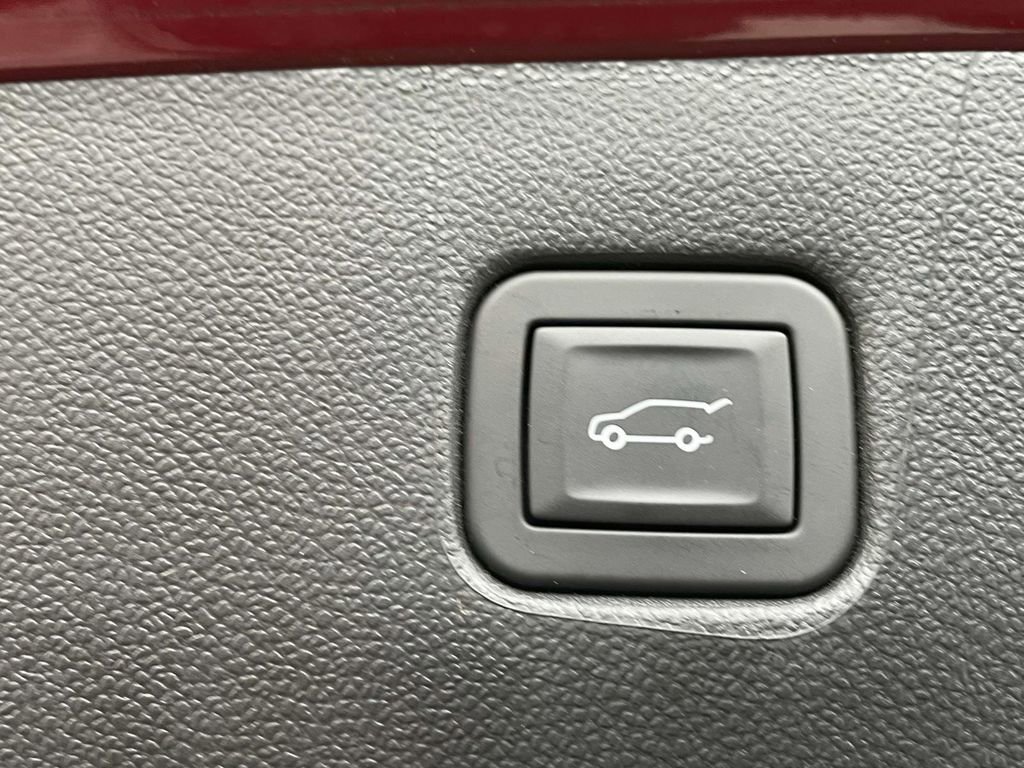 Used 2025 Chevrolet Blazer RS w/ Driver Confidence II Package image 11