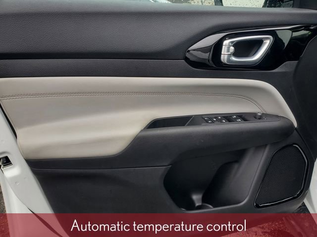 Used 2024 Jeep Compass Limited image 12