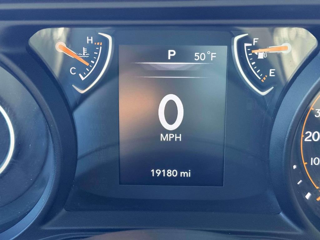 Used 2025 Jeep Wrangler Willys AWD/4WD image 16